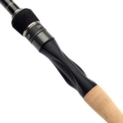 Alternative view of Daiwa Luvias Spin 9'0" 2pc 5-25g Haspelspö